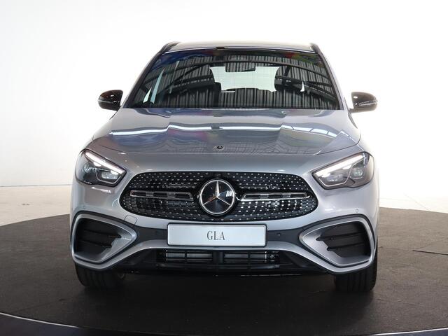 Mercedes-Benz GLA-KLASSE 250e Business Solution AMG | Night | Panoramadak | Parkeercamera | Stoelverwarming | Sfeerverlichting |