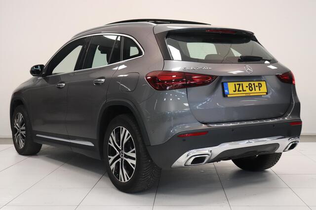 Mercedes-Benz GLA-KLASSE 250 e Luxury Line | Panoramadak | 360° Camera | MATRIX LED | Winter pakket |