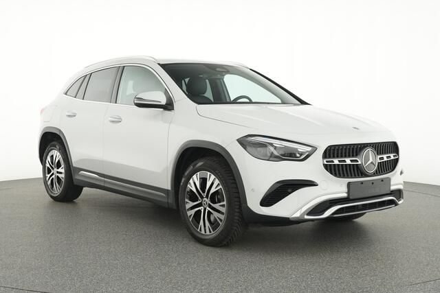 Mercedes-Benz GLA-KLASSE 250 e Plug-In Hybride MultiBeam Koplampen | Achteruitrijcamera | KeylessGo | Sfeerverlichting | Stoelverwarming voor. Inclusief 24 maanden MB Certified garantie voor Europa.