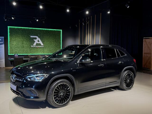 Mercedes-Benz GLA-KLASSE 250e Luxury LED|Camera|Sfeer|Leer Zwart