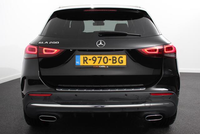 Mercedes-Benz GLA-KLASSE 200 AMG Line Automaat Nieuw model ! | Navigatie | Climate Control | Camera | Electrisch bedienbare achterklep | Dab | Led