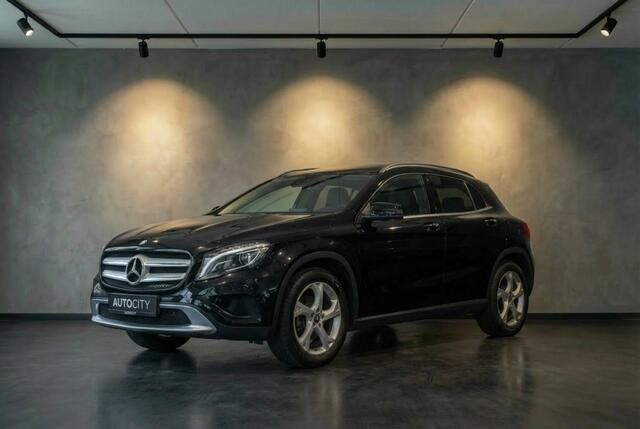 Mercedes-Benz GLA-KLASSE 200 Premium Panoramadak