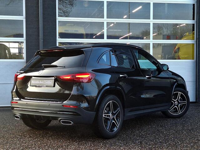 Mercedes-Benz GLA-KLASSE 180 Star Edition AMG Line | Panoramadak | Night pakket | Achteruitrijcamera | Sfeerverlichting | Stoelverwarming | Multibeam LED | Keyless-GO | Elektrische achterklep