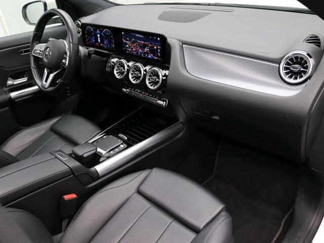 Mercedes-Benz GLA-KLASSE 200 Business Solution Luxury Panorama Schuif-Kanteldak | Sfeerverlichting | Ledkoplampen. Inclusief 24 maanden MB Certified garantie voor Europa.