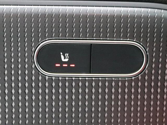 Mercedes-Benz GLA-KLASSE 200 Business Solution Luxury Panorama Schuif-Kanteldak | Sfeerverlichting | Ledkoplampen. Inclusief 24 maanden MB Certified garantie voor Europa.