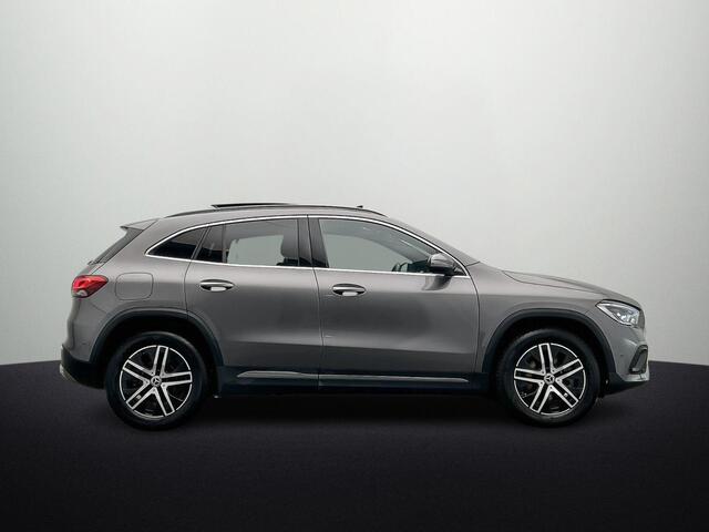 Mercedes-Benz GLA-KLASSE 250 e Progressive Pano|Ambilight|Stoelverw|18"| Widescreen|Parkeerpak|Matrix|Keyless|CarPlay