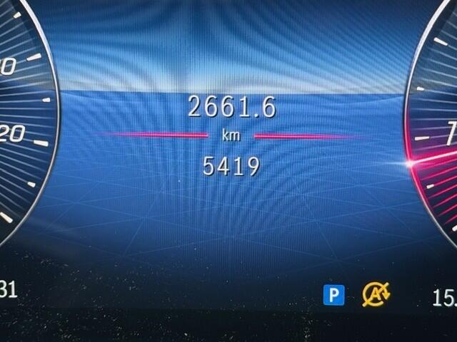 Mercedes-Benz GLA-KLASSE 200 Business Solution AMG l Panoramadak l MBUX l MULTIBEAM LED l Keyless Go l Camera l Wegklapbare trekhaak l Night pakket l Spiegel pakket l Elektrisch bedienbare achterklep l Smartphone integratie pakket l Stoelverwarming l