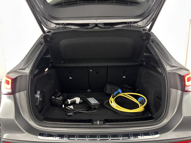 Mercedes-Benz GLA-KLASSE 250 e Business Solution AMG Limited (INCL-BTW) Aut. *PANO | LEATHER-MICORFIBRE | MEMORY-PACK | WIDESCREEN-COCKPIT | MULTIBEAM-LED | AMBIENTLIGHT | KEYLESS | CAMERA | M-BUX-NAVI | ECC | SHIFTPADDLES | PDC | CRUISE | DAB | HEATED