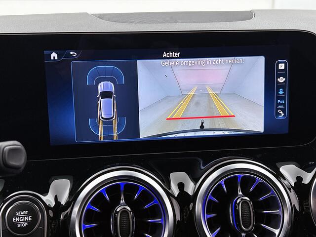 Mercedes-Benz GLA-KLASSE 180 Star Edition AMG Styling | NIght pakket | Trekhaak wegklapbaar | Sfeerverlichtin Inclusief 24 maanden MB Certified garantie voor Europa.