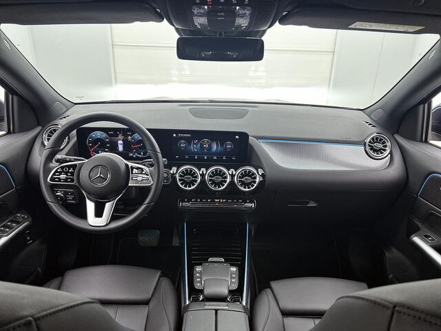 Mercedes-Benz GLA-KLASSE 200 4MATIC Luxury Line Trekhaak | 4Matic | Ledkoplampen | Memory Linker Voorstoel | Achteruitrijcamera | Keyless-Go | EASY PACK achterklep. Inclusief 24 maanden MB Certified garantie voor Europa.