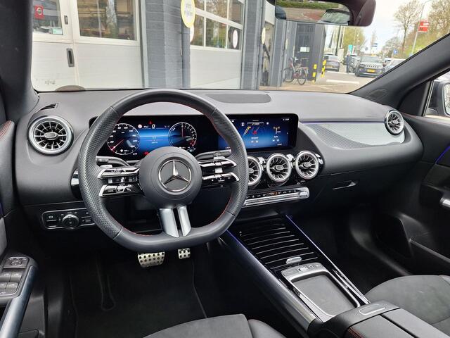 Mercedes-Benz GLA-KLASSE 250 e Business Solution AMG | Panoramadak | Night pakket | Achteruitrijcamera | DISTRONIC Afstandsassistent | Sfeerverlichting | Stoelverwarming | Advanced Sound System | Keyless-GO | Elektrische achterklep