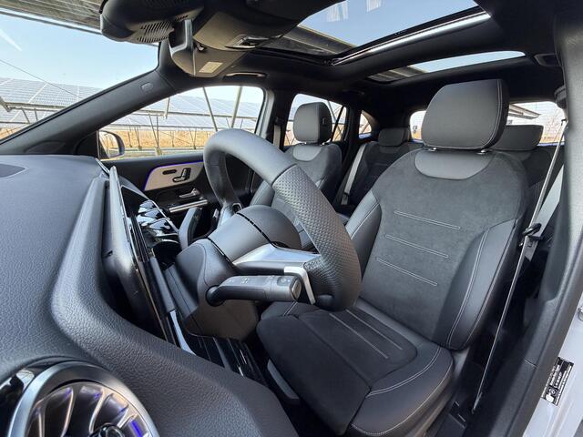 Mercedes-Benz GLA-KLASSE 250e Business Solution AMG | Night | AMG Line plus | Panoramaschuifdak | Head-Up | 360 camera | Memory stoelen |