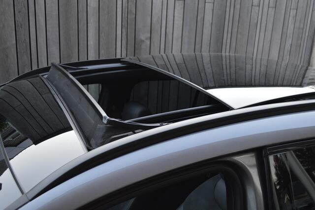 Mercedes-Benz GLA-KLASSE 200 AMG Led Panorama Memory Distronic Camera 360 Augmented Pdc