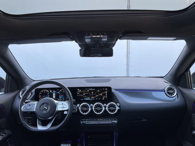 Mercedes-Benz GLA-KLASSE 200 164pk Solution AMG Memory Pano.dak Sfeerverl Hoogzitter Uitstraling!