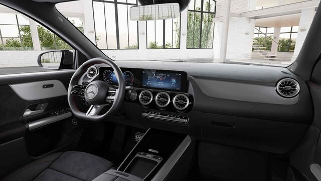 Mercedes-Benz GLA-KLASSE 180 AMG Line | Panoramaschuifdak | Night| Achteruitrijcamera | Dodehoekassistent
