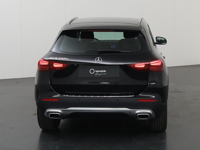 Mercedes-Benz GLA-KLASSE 250 e Luxury Line | Elektrische achterklep | Winter pakket | Achteruitrijcamera |