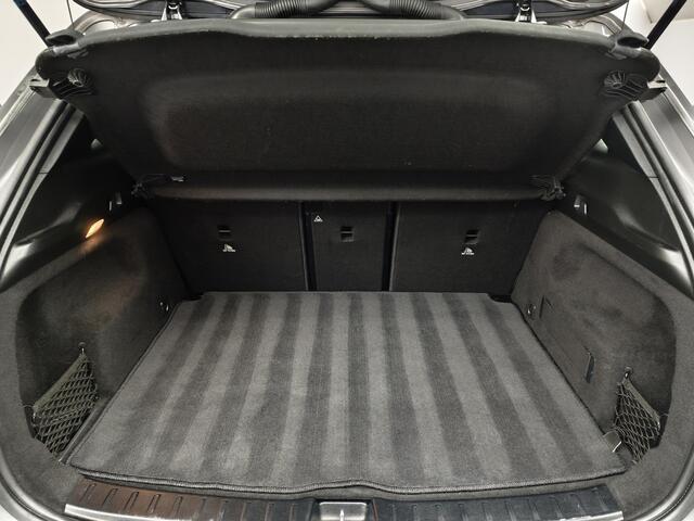 Mercedes-Benz GLA-KLASSE 180 Business Solution | navigatiesysteem full map | lederen bekleding | electronic climate control | achteruitrijcamera | Cruise control | LED verlichting | stoelverwarming |