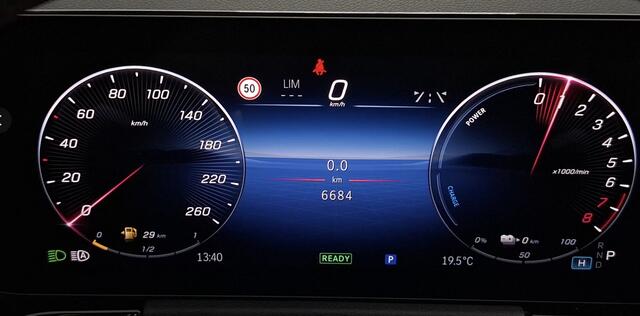 Mercedes-Benz GLA-KLASSE 250 e AMG Line Black Optiek / Sfeerverlichting / Stoelverwarming / Camera