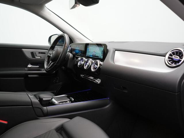 Mercedes-Benz GLA-KLASSE 250 e Style PHEV 218pk Dealer O.H. | Panodak | Adaptive Cruise | 360 Camera | Sportstoelen Memory & Verwarmd | Sfeerverlichting | Blis | Keyless | Apple Carplay | Navigatie | DAB | Plug In Hybrid |