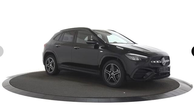 Mercedes-Benz GLA-KLASSE 250 e AMG Line Black Optiek / Sfeerverlichting / Stoelverwarming / Camera