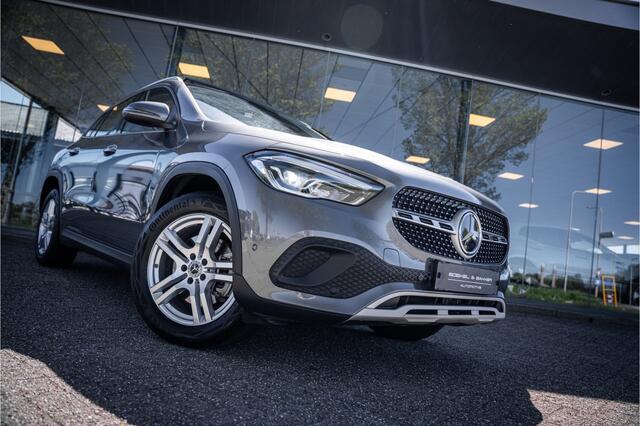 Mercedes-Benz GLA-KLASSE 250 e Style ** Panodak ** Trekhaak ** LED **