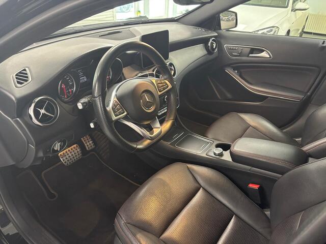Mercedes-Benz GLA-KLASSE 180 Premium Panorama 360 camera Memory Trekhaak Leer Led