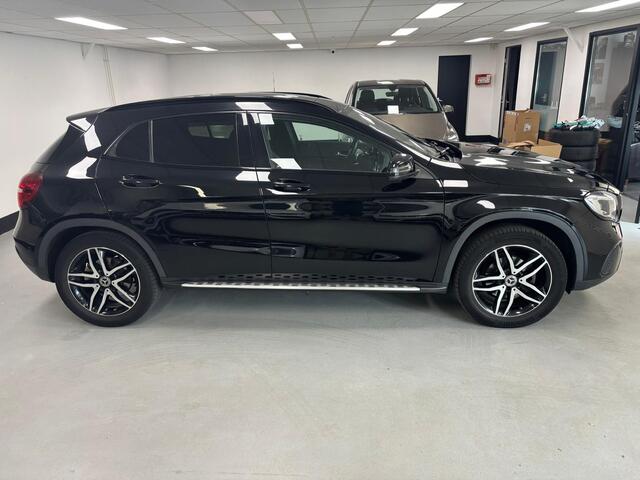 Mercedes-Benz GLA-KLASSE 180 Premium Panorama 360 camera Memory Trekhaak Leer Led