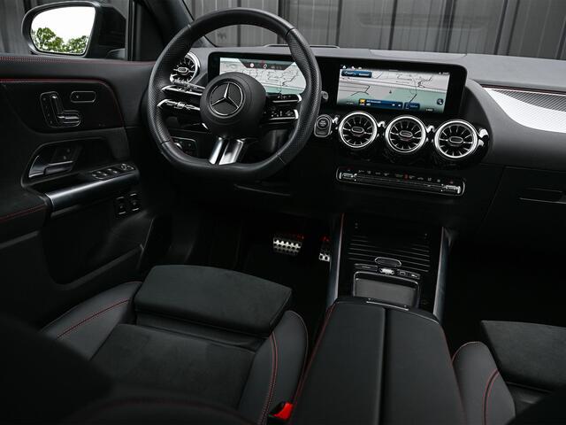 Mercedes-Benz GLA-KLASSE 250 e Business Solution AMG | Panorama dak | Memory seats | Stoelverwarming | Head-up | Camera | Ambiance interieur | Distronic |