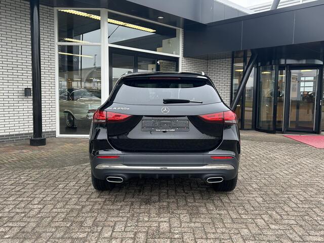 Mercedes-Benz GLA-KLASSE 250 e AMG | Panoramadak | Head-Up
