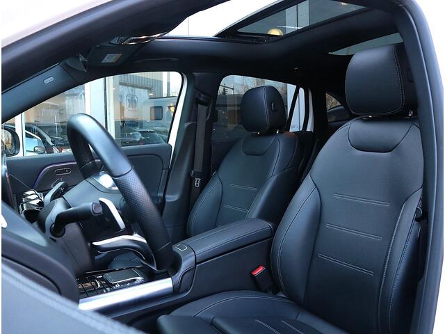 Mercedes-Benz GLA-KLASSE 180 AMG Line Panoramadak | Distronic | Apple Carplay