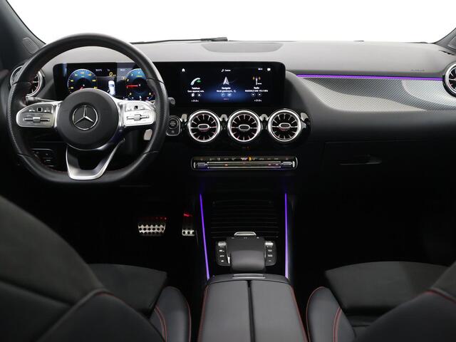 Mercedes-Benz GLA-KLASSE 200 Business Solution AMG | Night | Panoramadak | Memory | Widescreen | Multibeam |