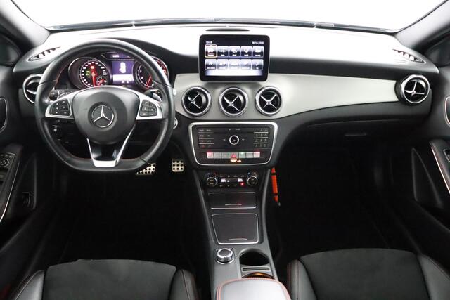 Mercedes-Benz GLA-KLASSE 180 Business Solution AMG Night Upgrade | NAP | Automaat | Pano | Leder/Alcantara | Camera | Keyless