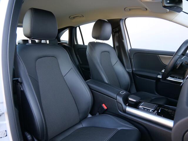 Mercedes-Benz GLA-KLASSE 250 e Style 218 Pk Automaat Navi / DAB / Camera / Apple Carplay / Stoelverwarming