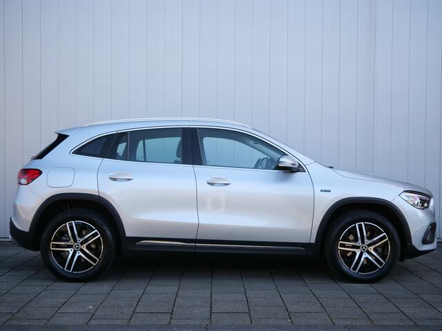 Mercedes-Benz GLA-KLASSE 250 e Style 218 Pk Automaat Navi / DAB / Camera / Apple Carplay / Stoelverwarming