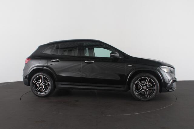 Mercedes-Benz GLA-KLASSE 250 e AMG Line > Night-pakket/keyless/Camera/Apple Carplay