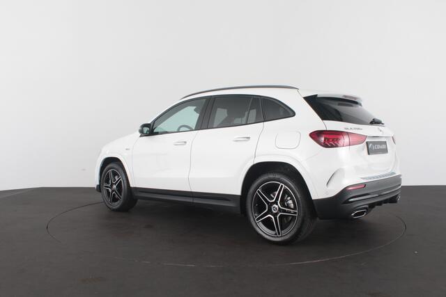 Mercedes-Benz GLA-KLASSE 250 e AMG Line > Adapt.cruise/Camera/Night-pakket/Apple CarPlay/Plug-in Hybrid