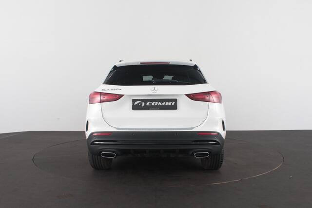 Mercedes-Benz GLA-KLASSE 250 e AMG Line > Adapt.cruise/Camera/Night-pakket/Apple CarPlay/Plug-in Hybrid