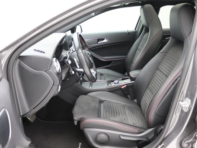 Mercedes-Benz GLA-KLASSE 180 AMG Pano, Sfeerverlichting, Stoelverwarming