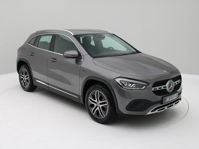 Mercedes-Benz GLA-KLASSE 250 e Progressive Camera, Carplay, Sfeerverlichting, Stoelverwarming