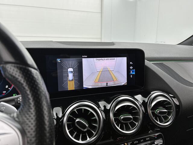 Mercedes-Benz GLA-KLASSE 200 AMG | Night pakket | Trekhaak | Sidesteps | Parkeerpakket met achtercamera | Spiegelpakket Inclusief 24 maanden MB Certified garantie voor Europa.
