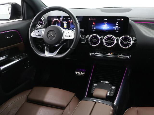 Mercedes-Benz GLA-KLASSE 250 e AMG Line | Night | Panoramadak | Lederen bekleding | Widescreen | 360 graden camera |