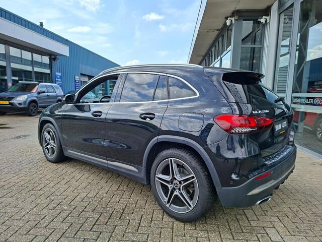Mercedes-Benz GLA-KLASSE 200 AMG LINE AUTOMAAT LMV NAVI PDC-CAMERA STOELVW