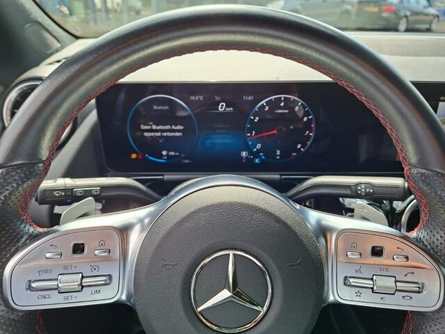 Mercedes-Benz GLA-KLASSE 200 AMG LINE AUTOMAAT LMV NAVI PDC-CAMERA STOELVW