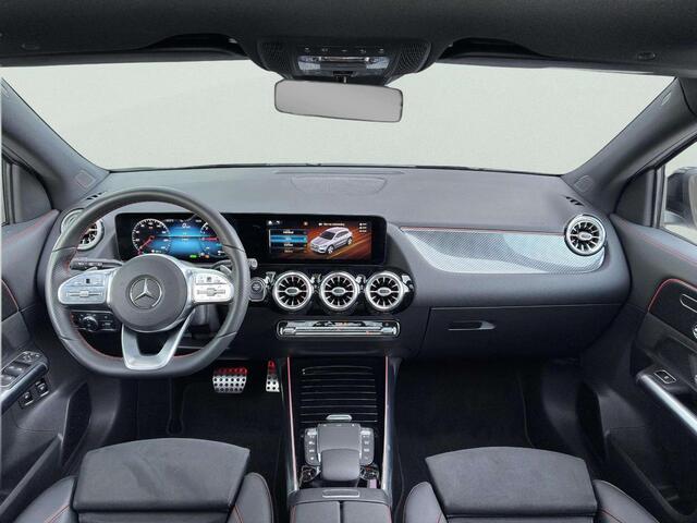Mercedes-Benz GLA-KLASSE 250 e Business Solution AMG Limited | Panorama dak | Trekhaak