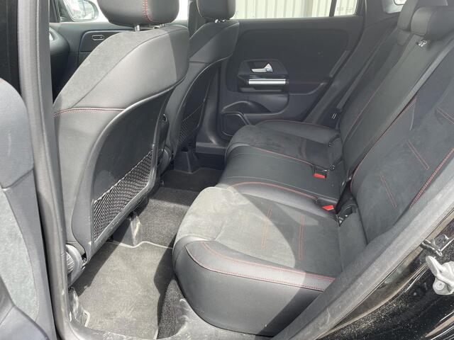 Mercedes-Benz GLA-KLASSE 250 e AMG Line | 95,4% SOH | 360° camera | Dodehoek Detectie | Elektrisch bedienbare achterklep | Apple Carplay/Android Auto
