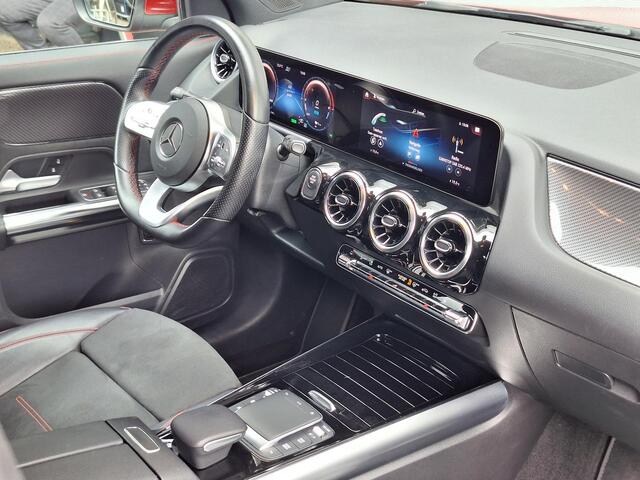 Mercedes-Benz GLA-KLASSE 250 e Business Solution AMG Limited | 360° Camera | DISTRONIC Afstandsassistent | Widescreen | Dodehoekassistentie | El. Inklapbare Buitenspiegels | LED Verlichting | Elektrische achterklep