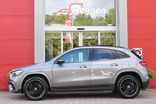 Mercedes-Benz GLA-KLASSE 250 e AMG Line | PANORAMISCH SCHUIF/KANTEL DAK | SFEER VERLICHTING | ELEKTRISCH BEDIENBARE VOORSTOELEN MET GEHEUGENFUNCTIE EN "ZITKINEMATICA" | DRAADLOZE APPLE CARPLAY/ANDROID AUTO | NIGHT PAKKET: DAKRELING ZWART, ZIJRUITEN EN ACHTERRUITEN ZWART, LICHTMET