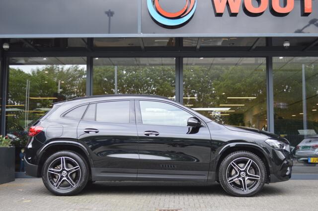 Mercedes-Benz GLA-KLASSE 250 e AMG Multibeam Panorama Memory Distronic Camera 360 Head-up Keyless Pdc
