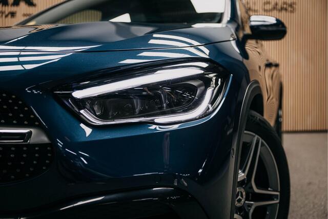 Mercedes-Benz GLA-KLASSE 180 d Business Solution AMG | AMG-Line | Pano | Stoelverwarming | Achteruitrijcamera |