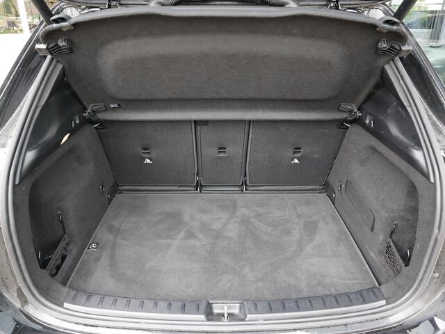 Mercedes-Benz GLA-KLASSE 250 e Business Solution AMG